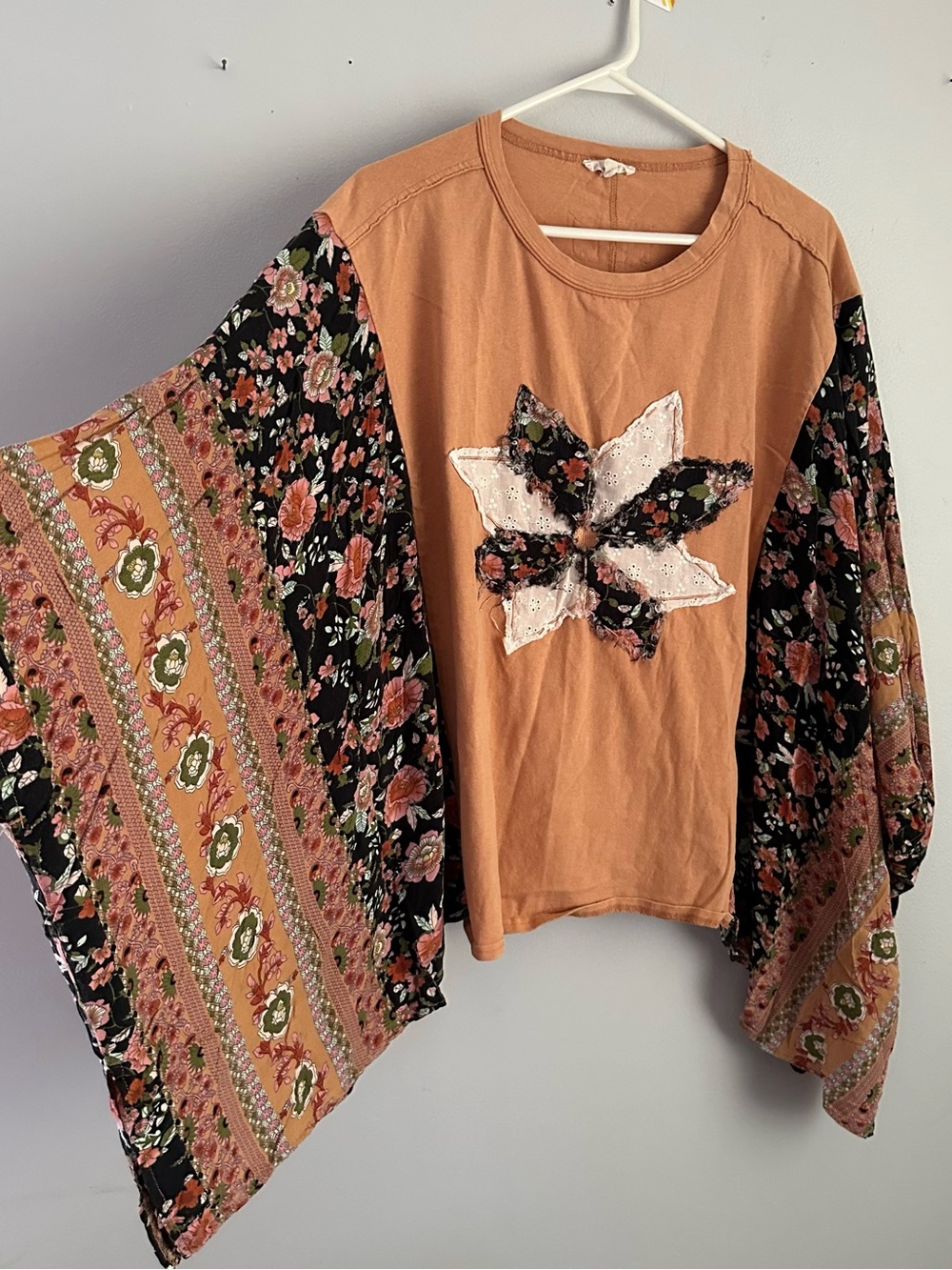 Boho Floral Patchwork Bell Sleeve T-Shirt Top easel small oversized batwing